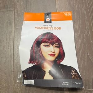 Target adult Vampiress Bob adult wig. NWT red/black